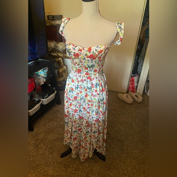 Lulus Dresses & Skirts - Lulu’s LUSH Cream Floral Print Off-the-Shoulder Maxi Dress sz M. Stretch
